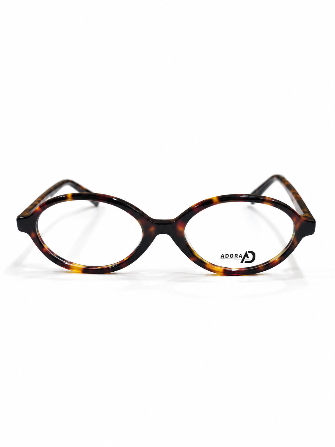 Eyewear on a Seamless White Background-4 نظارة طبية ترندي - الصورة 1