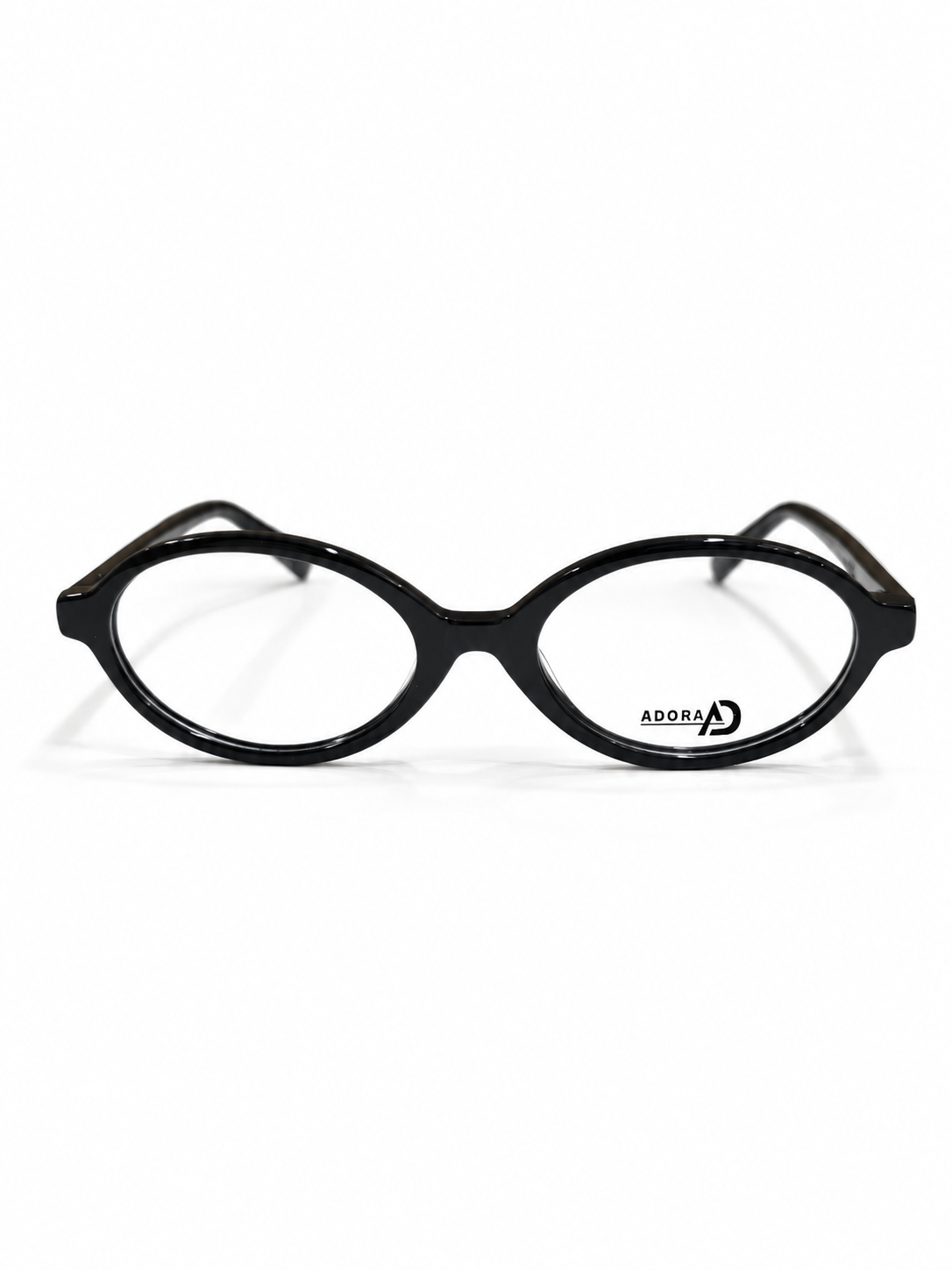 Eyewear on a seamless white backdrop-3 نظارة طبية ترندي - الصورة 1